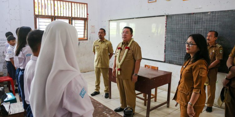 Wesly Silalahi Ajak Siswa SMPN 1 Pematangsiantar Jauhi Bullying, Tawuran, dan Narkoba