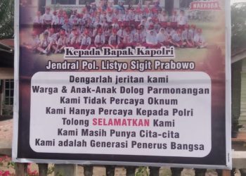Tak Percaya Oknum Berantas Narkoba, Warga Dolog Parmonangan Bentangkan Baliho Minta Kapolri Turun Tangan