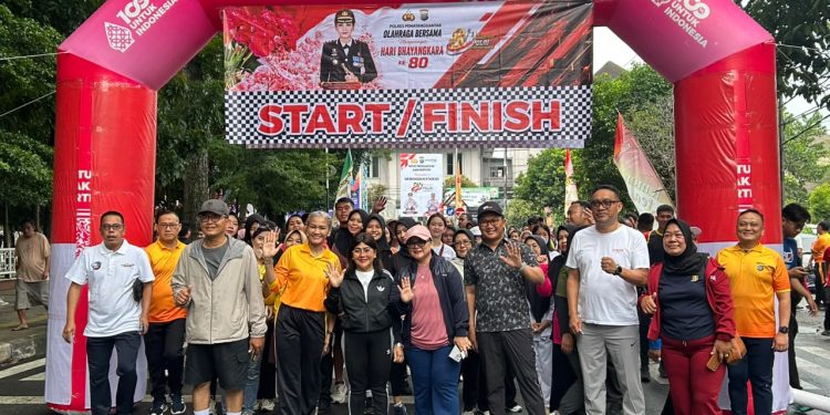 Polres Pematangsiantar Semarakkan HUT Bhayangkara ke-80 dengan Car Free Day dan Olahraga Bersama