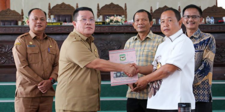 DPRD Sahkan Perda Insentif Guru Keagamaan Nonformal, Wali Kota Wesly: Wujud Sinergi untuk Kesejahteraan Masyarakat