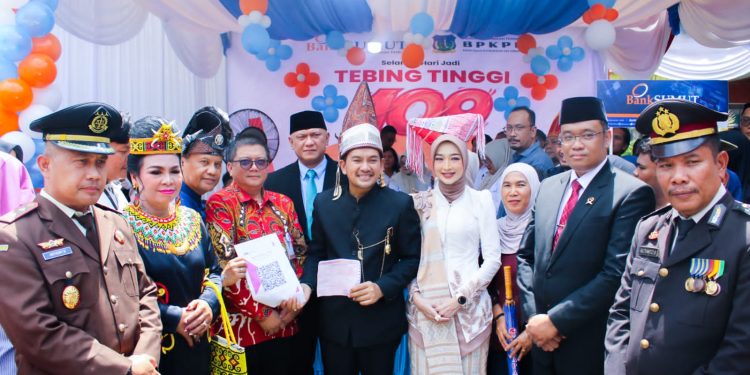 Hari Jadi ke-109 Tebing Tinggi, Iman Irdian Saragih Paparkan Capaian Pembangunan dan Serahkan Bantuan Pertanian