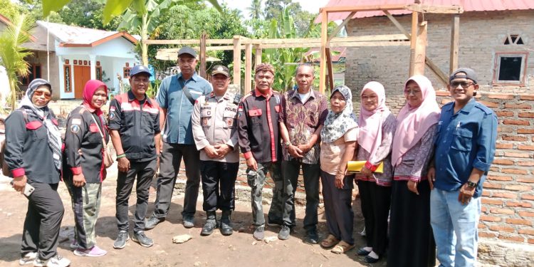 KRNS Bersama Polsek Bandar Huluan Salurkan Bantuan untuk Janda Miskin, Dorong Perbaikan Rumah Layak Huni