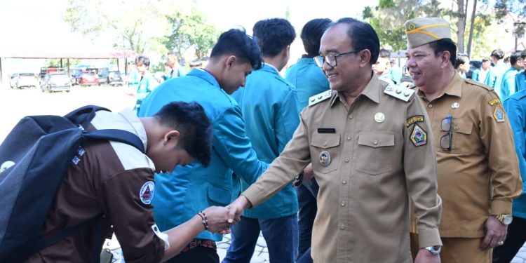 2.372 Mahasiswa KKN UNIMED Diserahkan ke Pemkab Samosir, Disebar di 59 Desa Selama 50 Hari