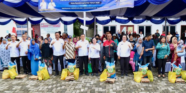 Wesly Silalahi Salurkan Bantuan Rehabilitasi Sosial untuk 1.456 KPM
