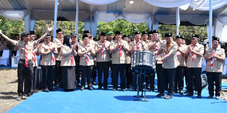 Bobby Nasution Tutup Jamdasu XI, Wabup Samosir Motivasi Pramuka Jadi Generasi Berkarakter