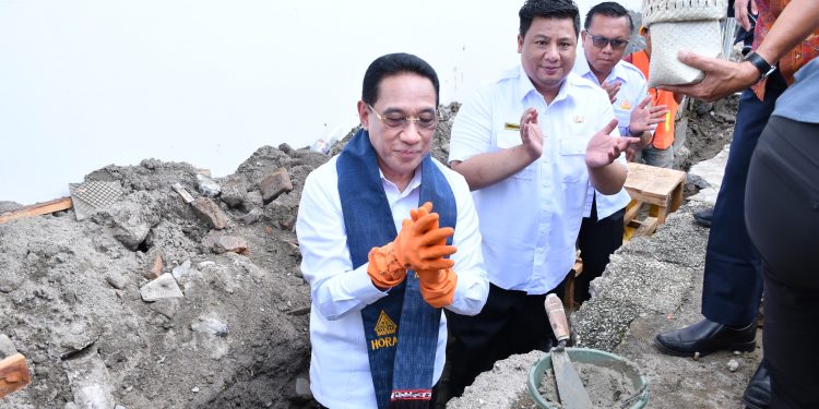 Wamenkes RI Letakkan Batu Pertama Pembangunan Cathlab RSUD Hadrianus Sinaga