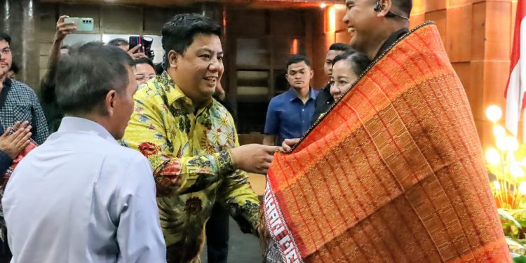 Pisah Sambut Dandim 0210/Tapanuli Utara, Bupati Samosir Harapkan Sinergi Forkopimda Semakin Solid