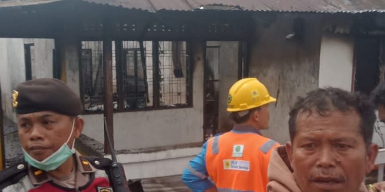 Dua Rumah Terbakar di Gang Jambu Air Pematangsiantar