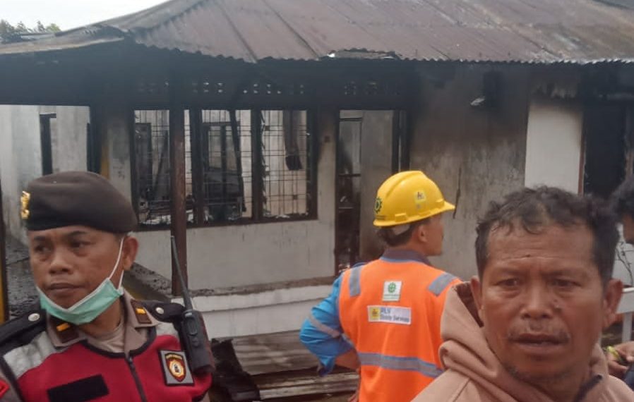 Dua Rumah Terbakar di Gang Jambu Air Pematangsiantar