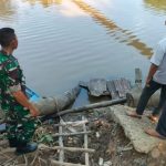 Danpos Benakat Koramil 04 Gunung Megang Lakukan Pengecekan Debit Air untuk Antisipasi Bencana Banjir