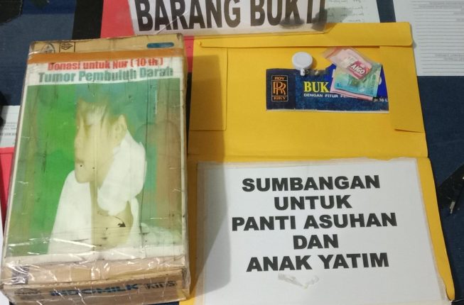 Dua Peminta Sumbangan Liar