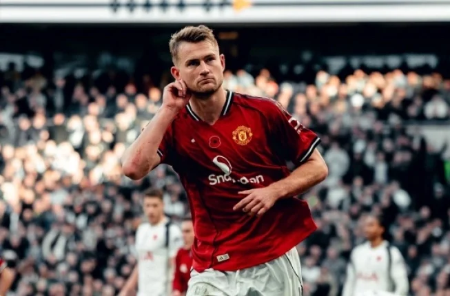 62074-tottenham-vs-manchester-united-matthijs-de-ligt