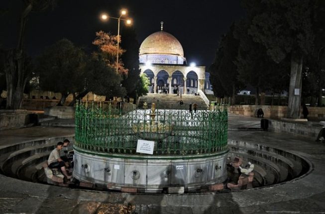 harmoni-ibadah-di-kompleks-al-aqsa