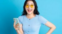 Ilustrasi-senang-ilustrasi-bahagia-ilustrasi-brimo-ilustrasi-chatting-ilustrasi-promo