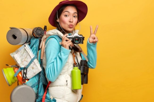 Ilustrasi-traveller-freepikwayhomestudio