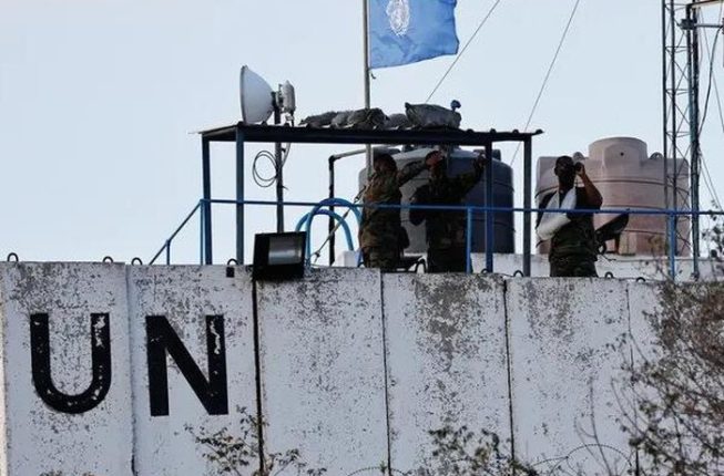 pasukan-penjaga-perdamaian-pbb-bertugas-di-menara-pengawas-di-lebanon-bagian-selatan_43