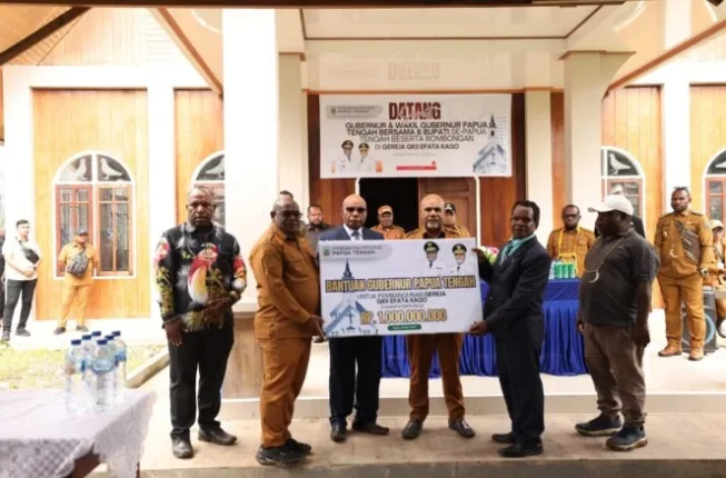Gubernur Papua Tengah Meki F Nawipa