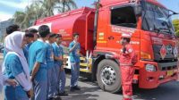Elnusa Petrofin Edukasi 105 Siswa di Makassar, Waspadai Blind Spot Truk Tangki untuk Cegah Kecelakaan