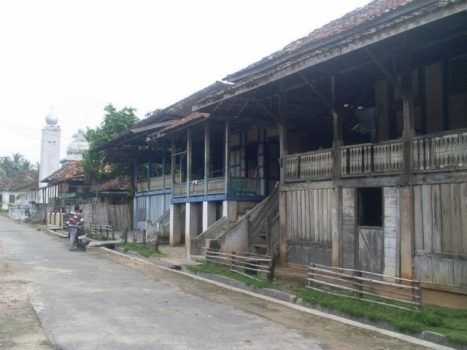 Pagar Dewa dan Cerita-Cerita Lain