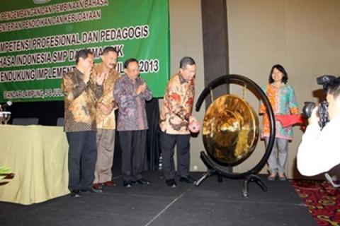 Ratusan Guru Bahasa Indonesia di Lampung Ikuti Penguatan Kompetensi untuk Implementasi Kurikulum 2013