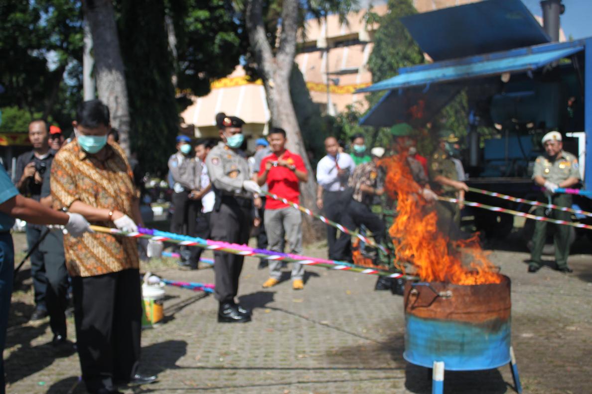 Polda Musnahkan 57 Senjata Api Ilegal dan Narkoba Senilai Rp 21,4 M