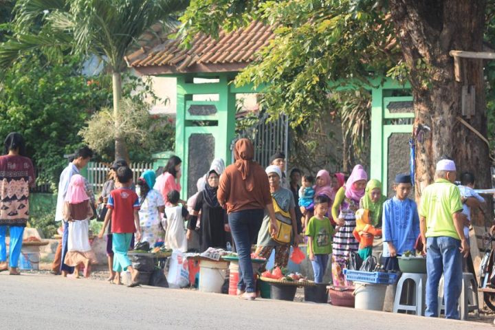 Pedagang Kembang Nikmati Berkah Lebaran