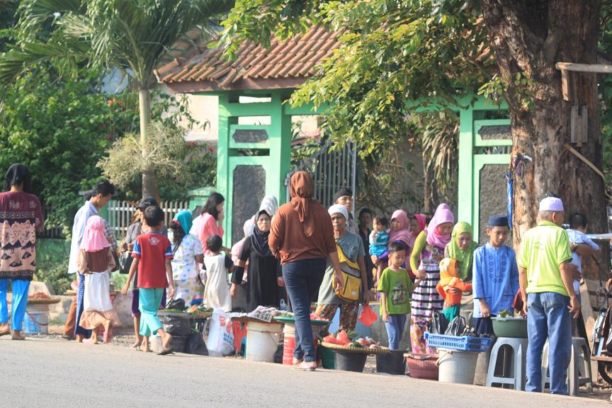 Pedagang Kembang Nikmati Berkah Lebaran