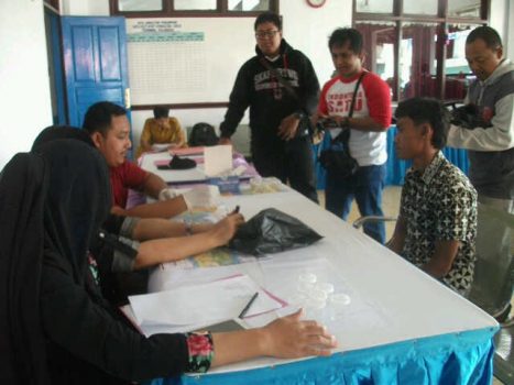 Sopir dan Kondektur Bus Jalani Tes Urine