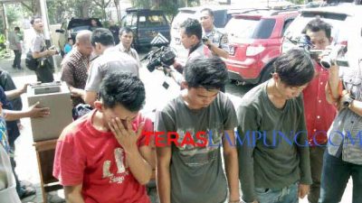 Tiga Pencuri Uang Rp 65 Juta Milik Pengusaha Rumah Makan Dua Saudara Dibekuk Polisi