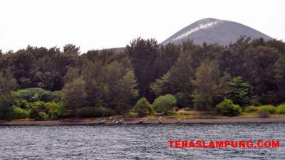 Gunung Anak Krakatau dan Keramat Syekh Dapur
