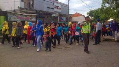 Lomba Gerak Jalan HUT Korpri di Kotabumi Picu Kemacetan