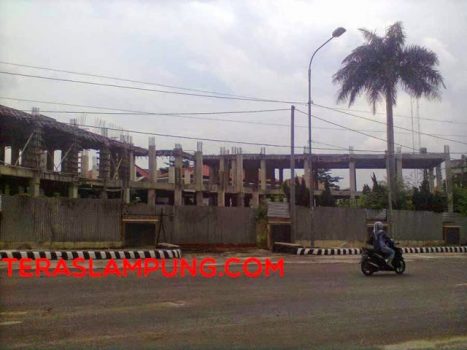 Pembangunan Gedung Pemkab Lampung Tengah Terbengkelai