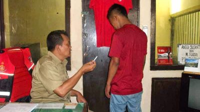 Wahyu Ketahuan Buang Ganja di Kamar Mandi Kantor Polisi