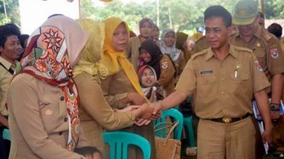 Bupati Mesuji Serahkan SPT Tahunan Wajib Pajak