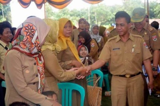 Bupati Mesuji Serahkan SPT Tahunan Wajib Pajak