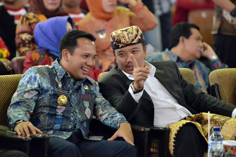 Gubernur Ridho Dampingi Menpora Buka Seminar Revolusi Mental