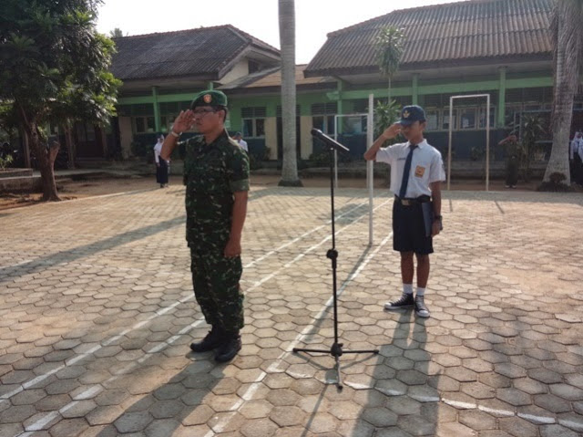 Tumbuhkan Wawasan Kebangsaan , Danramil 411-23/Metro Kibang Menjadi Irup di Sekolah-Sekolah