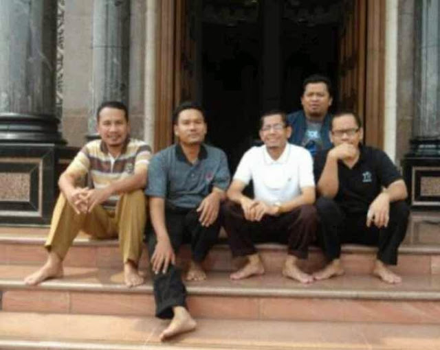 Cara Pengurus PKS Pringsewu Membalas Jasa Guru