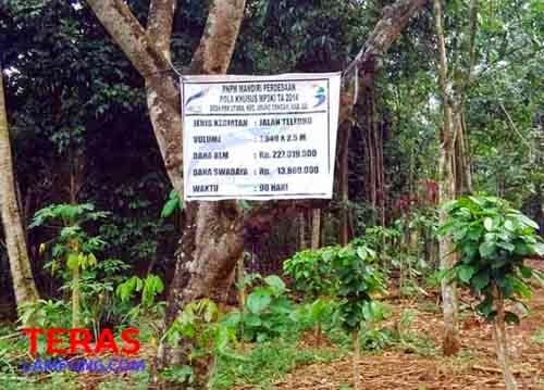 Meski Langgar Aturan dan Lewat “Deadline”, Pelaksana Proyek Jalan di Desa Pekurun Utara Masih Ditoleransi