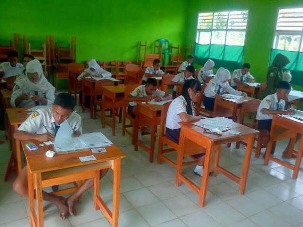 Belasan Ribu Siswa SMP di Lampung Utara Ikuti UN 2015