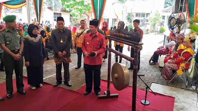 Walikota Herman HN Buka Dialog Adat dan Budaya Lampung di STKIP PGRI