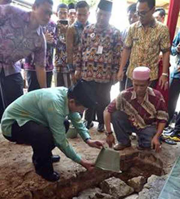 Walikota Herman HN Lakukan Peletakan Batu Pertama Pembangunan Masjid Berornamen Lampung