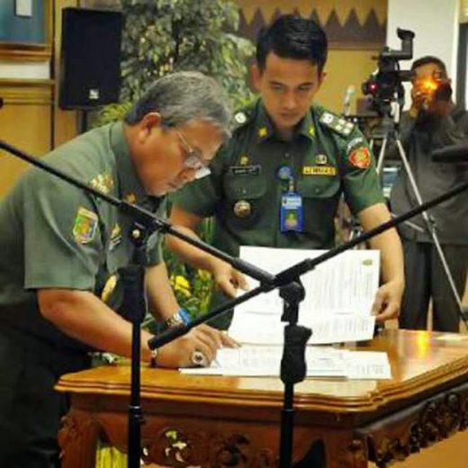 Sekdaprov Lantik Komisioner KPID Lampung Periode 2015-2018