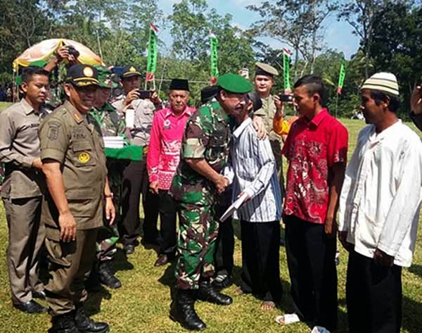 Kasdam Sriwijaya Buka Program TNI Manunggal Membangun Desa di Waykanan