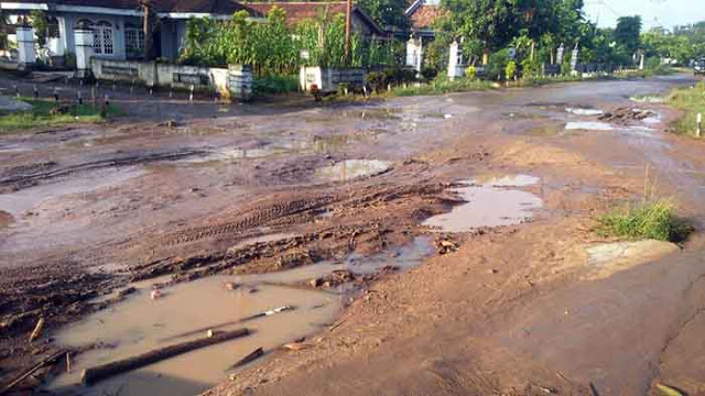 Jalan Desa Nambah Dadi Lampung Tengah Hancur Lebur