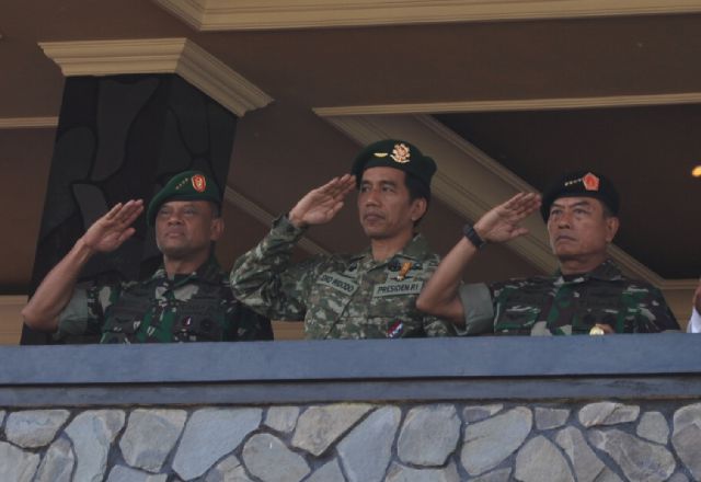 Menyaksikan Latihan Tempur, Presiden Jokowi Singgah di Waykanan