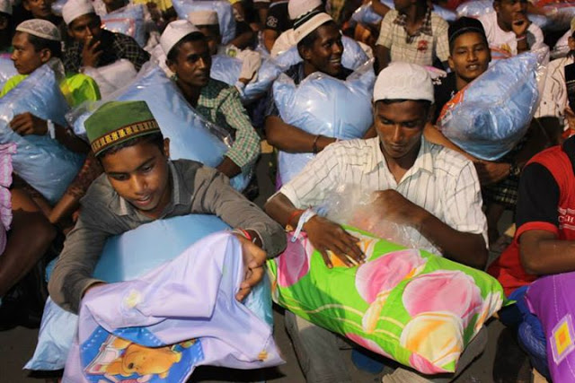 RUMAN Aceh Salurkan 350 Bantal untuk Pengungsi Rohingya