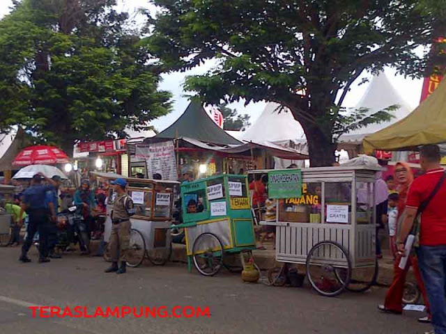 Pesta Rakyat HUT Bandarlampung, Para Pedagang Siapkan Makanan Gratis untuk Pengunjung