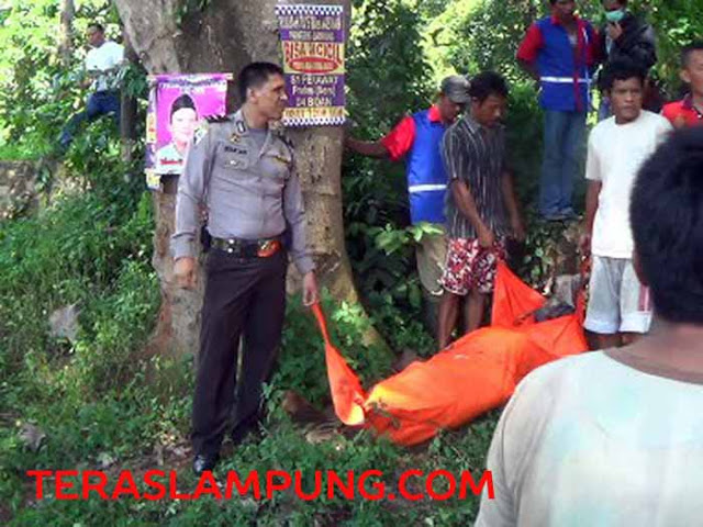Tiga Hari Meninggalkan Rumah, Ade Ditemukan Tewas Mengambang di Kali Akar