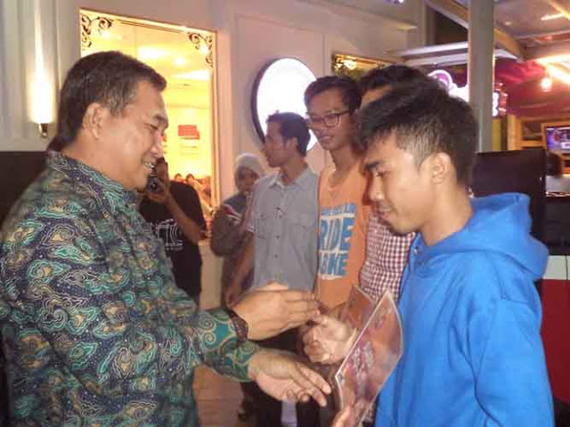 Badri Tamam Tutup Pameran Foto HUT Bandarlampung